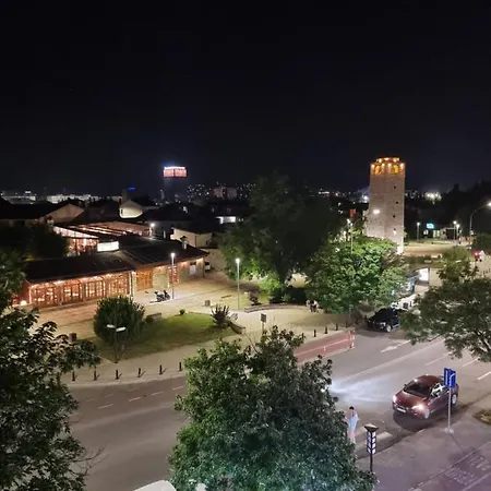Clock Tower Lux شقة بودغوريتْسا