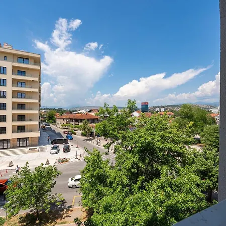 Clock Tower Lux Apartment *