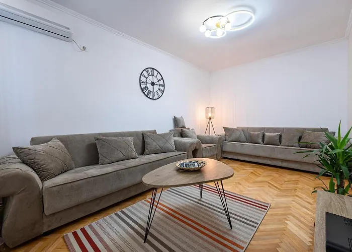 Clock Tower Lux * Podgoriçe